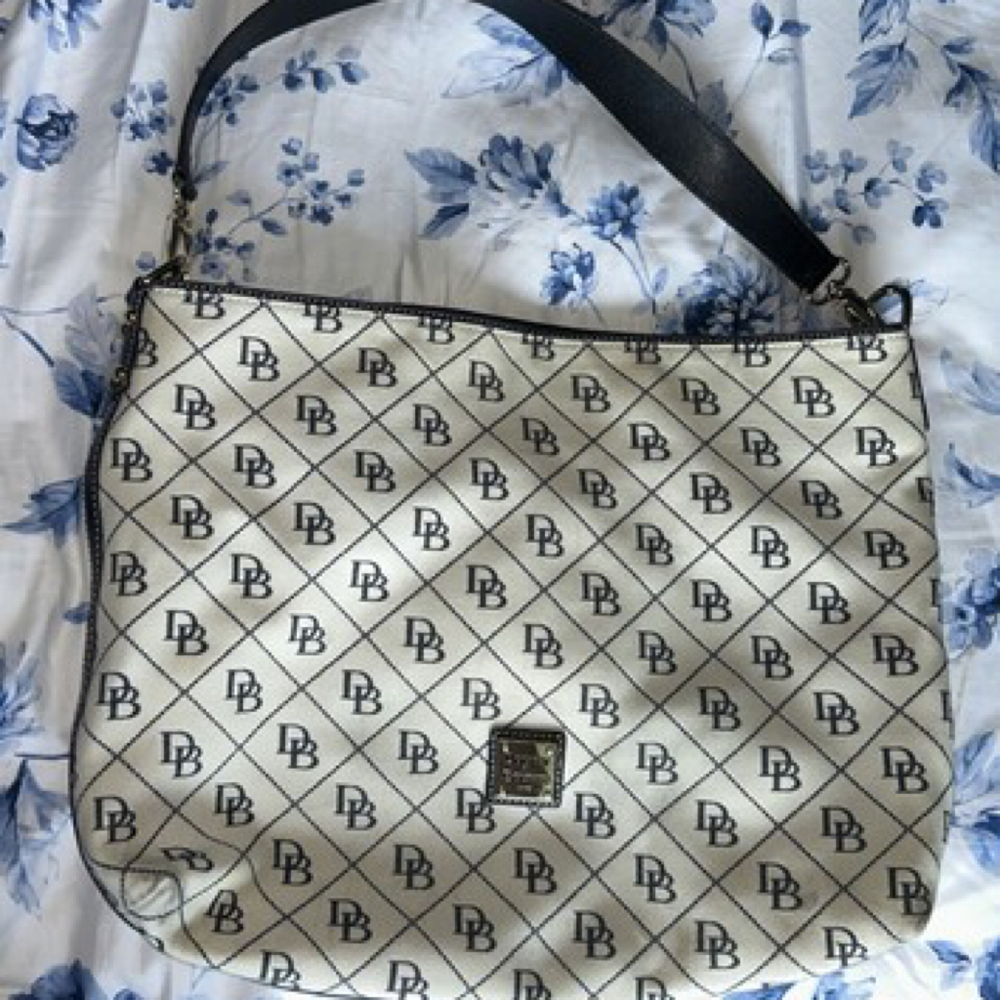 Dooney & Bourke White Black Quilt Logo Canvas Shoulder Bag Handbag Tote
